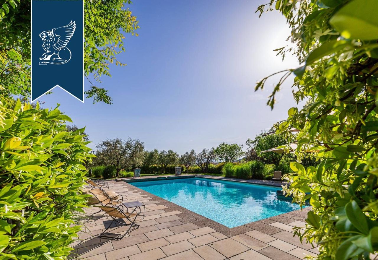 Villa en Prato, Italia, 600 m² - imagen 8