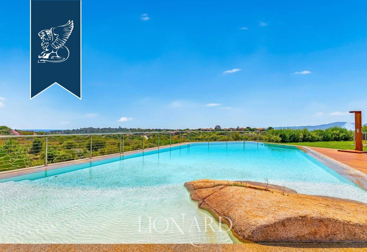 Villa en San Teodoro, Italia, 950 m² - imagen 8