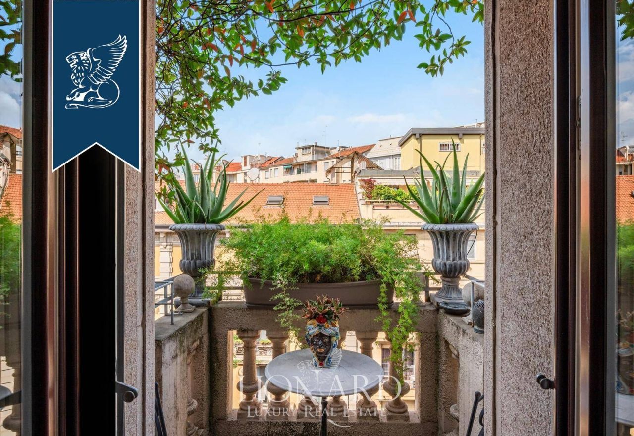 Apartment in Milan, Italy, 240 m² - picture 9