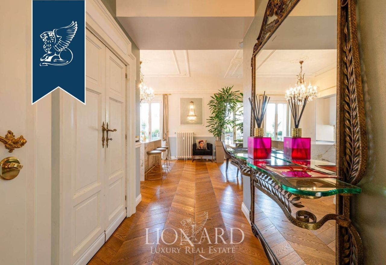 Apartment in Milan, Italy, 240 m² - picture 12