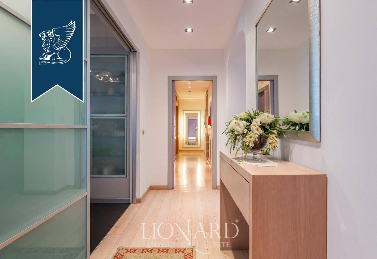 Apartment in Milan, Italy, 220 m² - picture 13