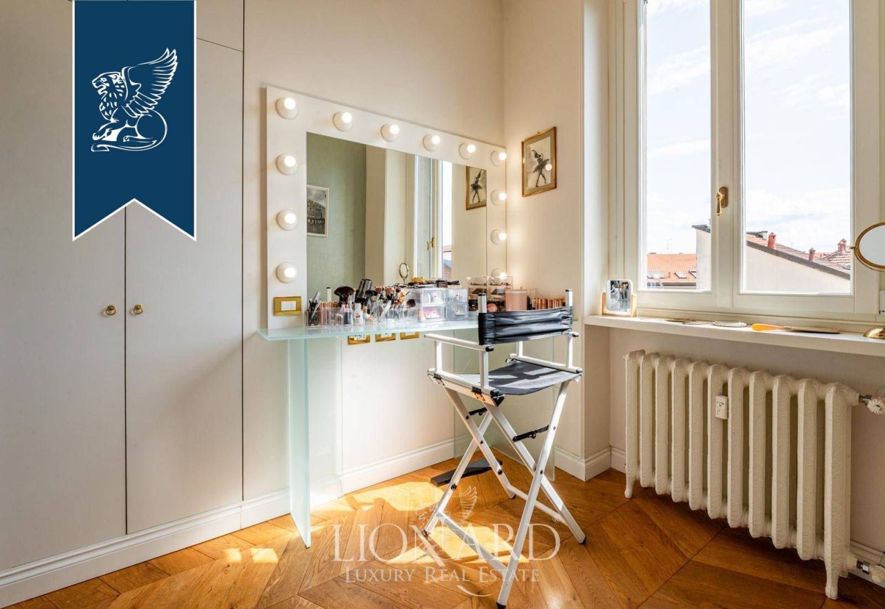 Apartment in Milan, Italy, 240 m² - picture 19