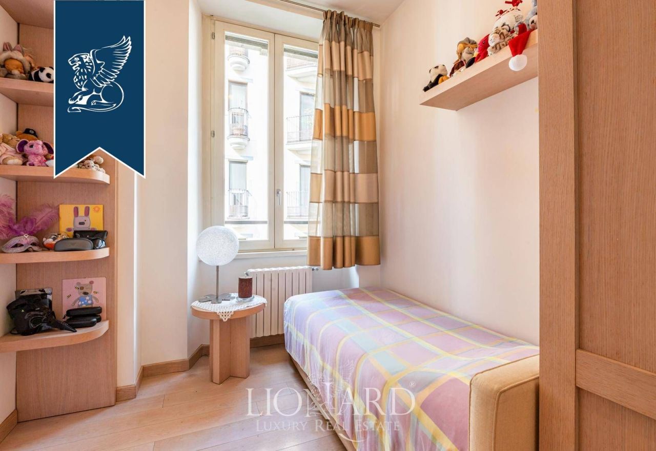 Apartment in Milan, Italy, 220 m² - picture 19