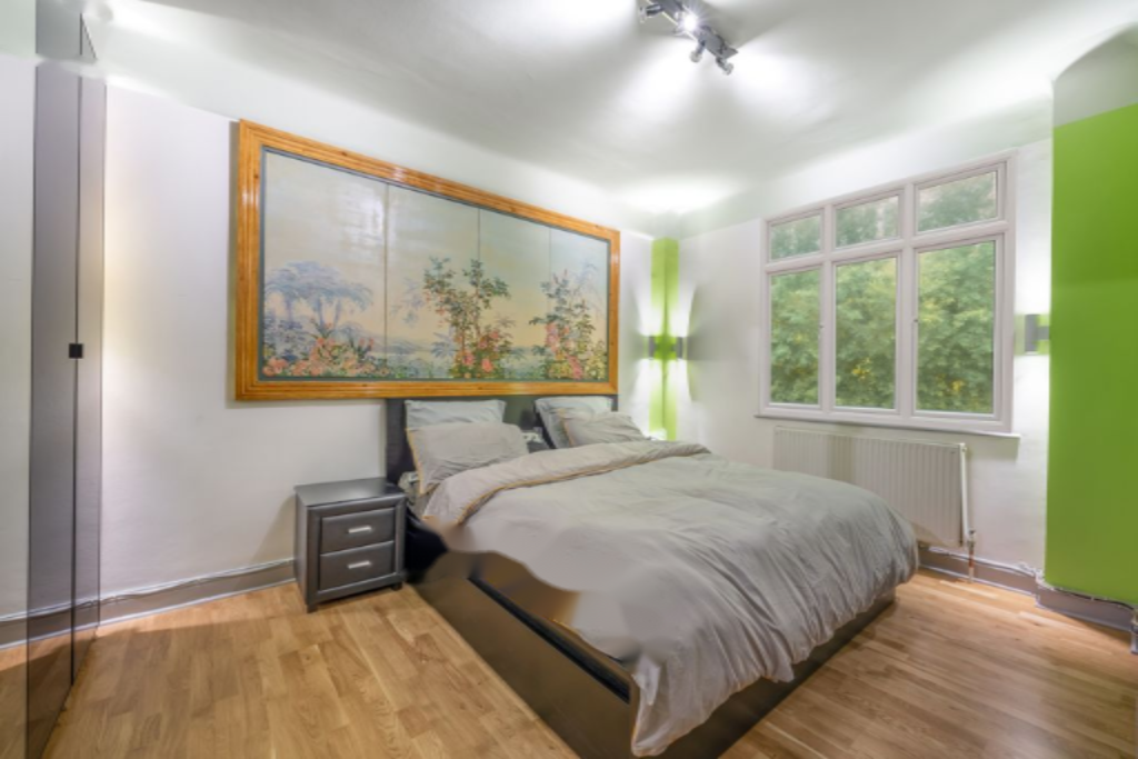 Flat in London, United Kingdom, 48 m² - picture 1