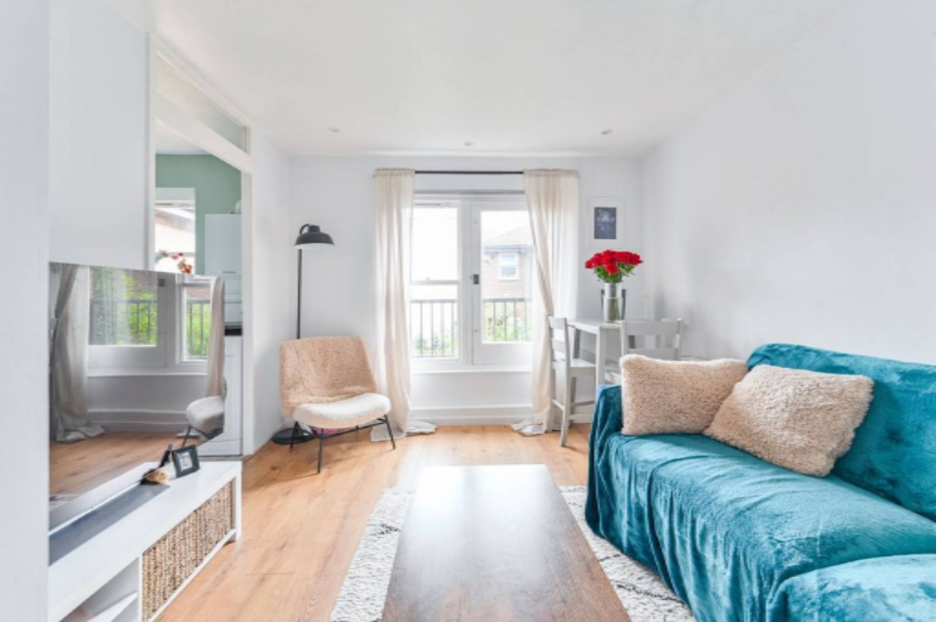 Flat in London, United Kingdom, 37 m² - picture 1