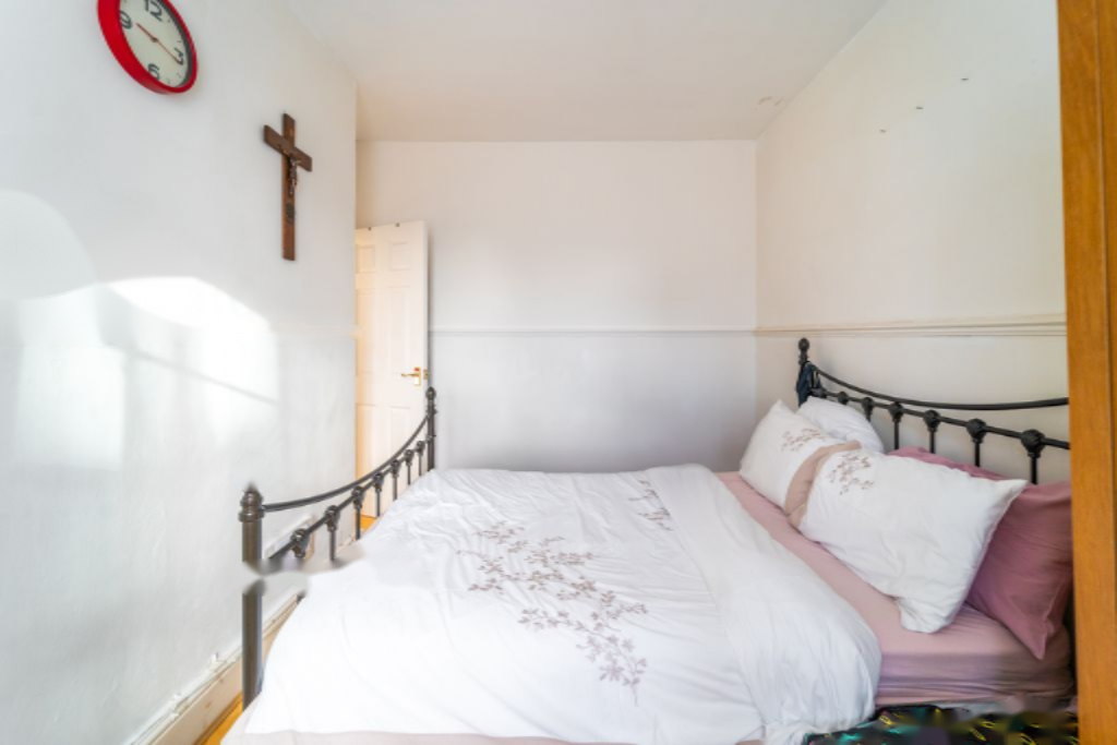 Flat in London, United Kingdom, 42 m² - picture 2