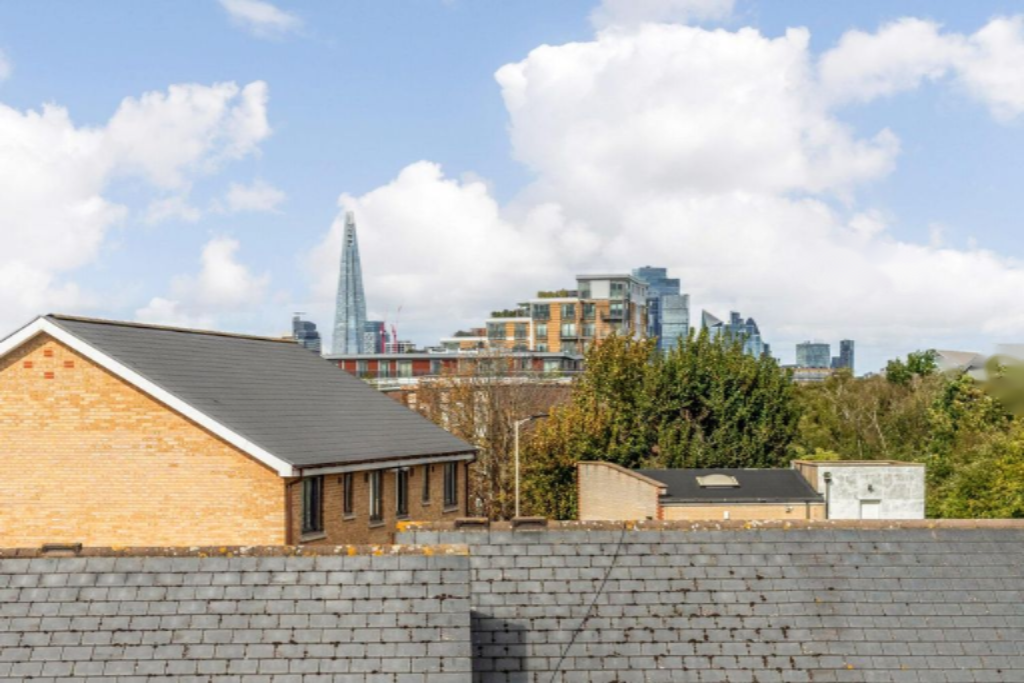 Flat in London, United Kingdom, 67 m² - picture 2