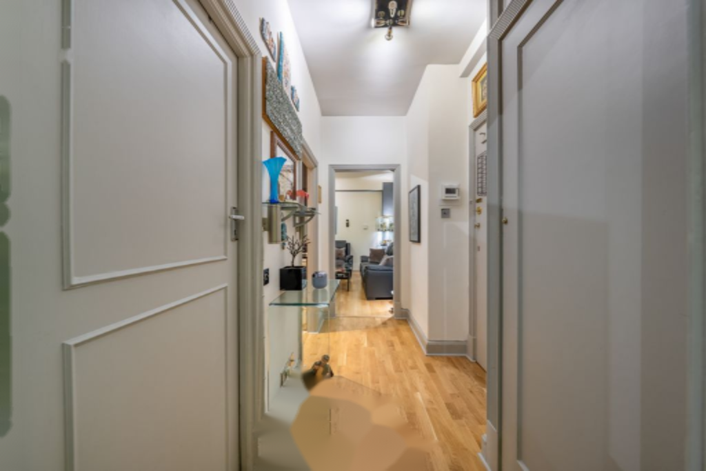 Flat in London, United Kingdom, 48 m² - picture 2