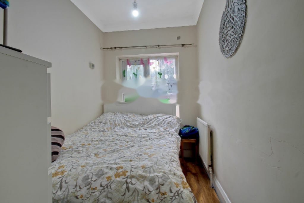 Flat in London, United Kingdom - picture 3