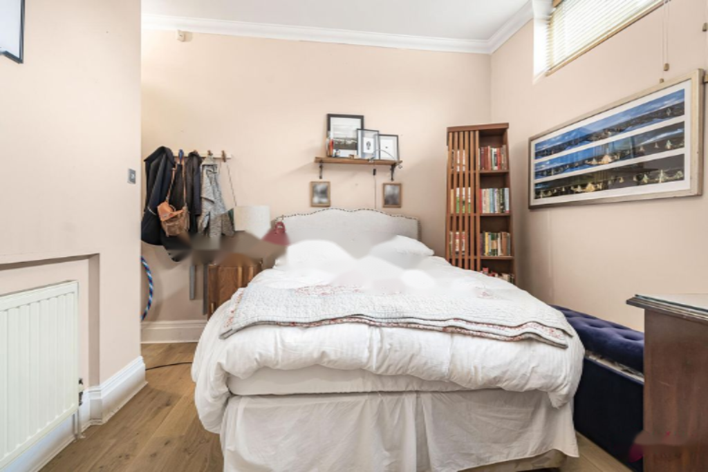 Flat in London, United Kingdom - picture 4