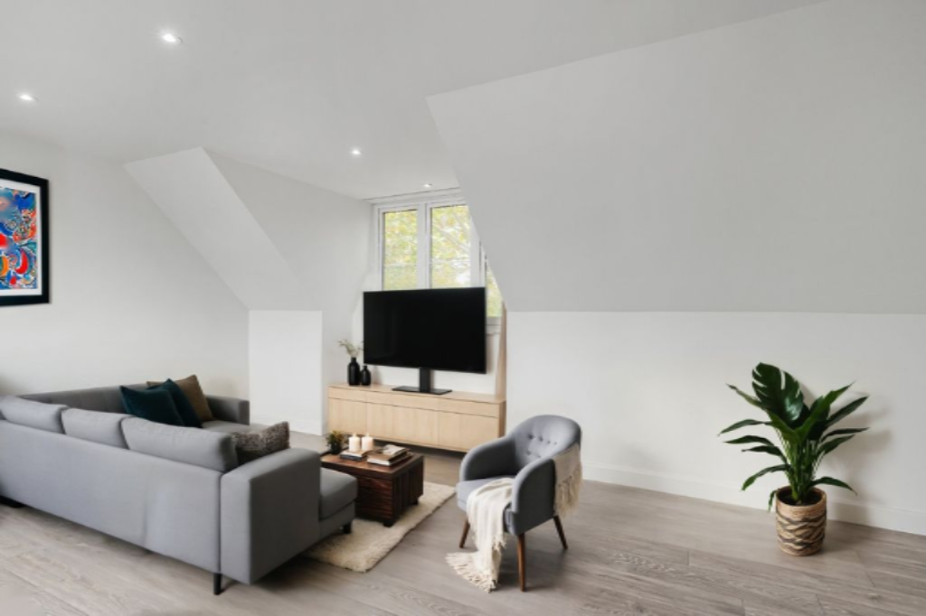 Flat in London, United Kingdom - picture 4