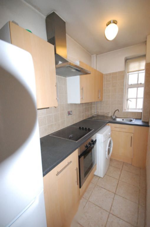 Flat in London, United Kingdom - picture 4