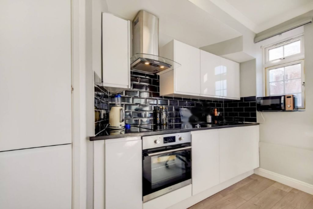 Flat in London, United Kingdom, 24 m² - picture 5