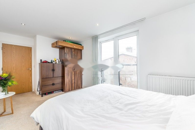 Flat in London, United Kingdom - picture 5