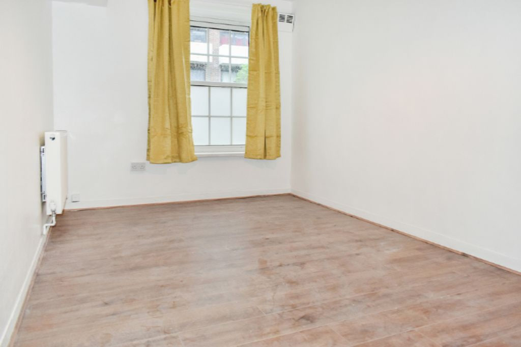 Flat in London, United Kingdom, 74 m² - picture 6