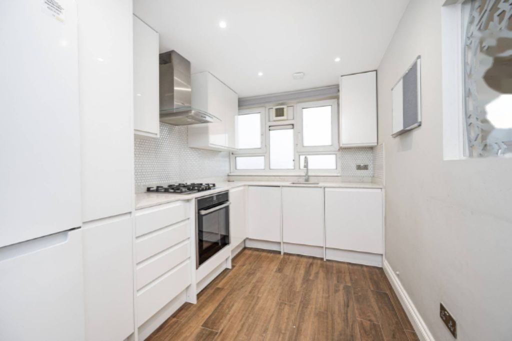 Flat in London, United Kingdom, 49 m² - picture 6