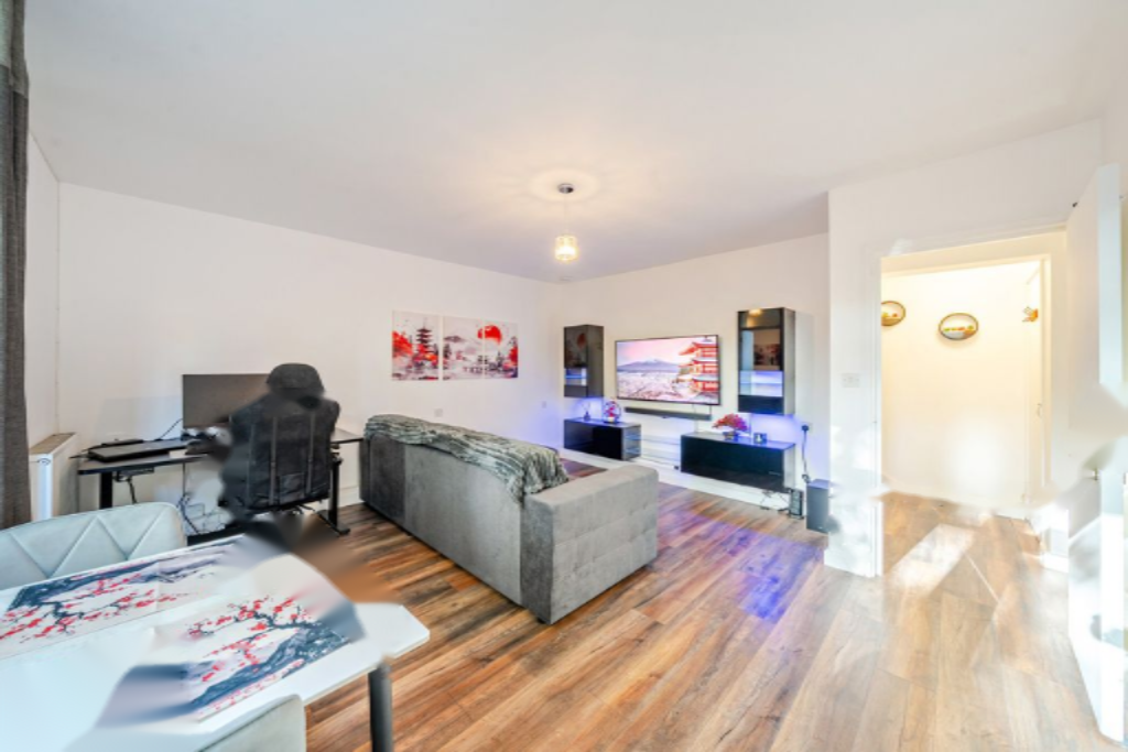 Flat in London, United Kingdom - picture 7
