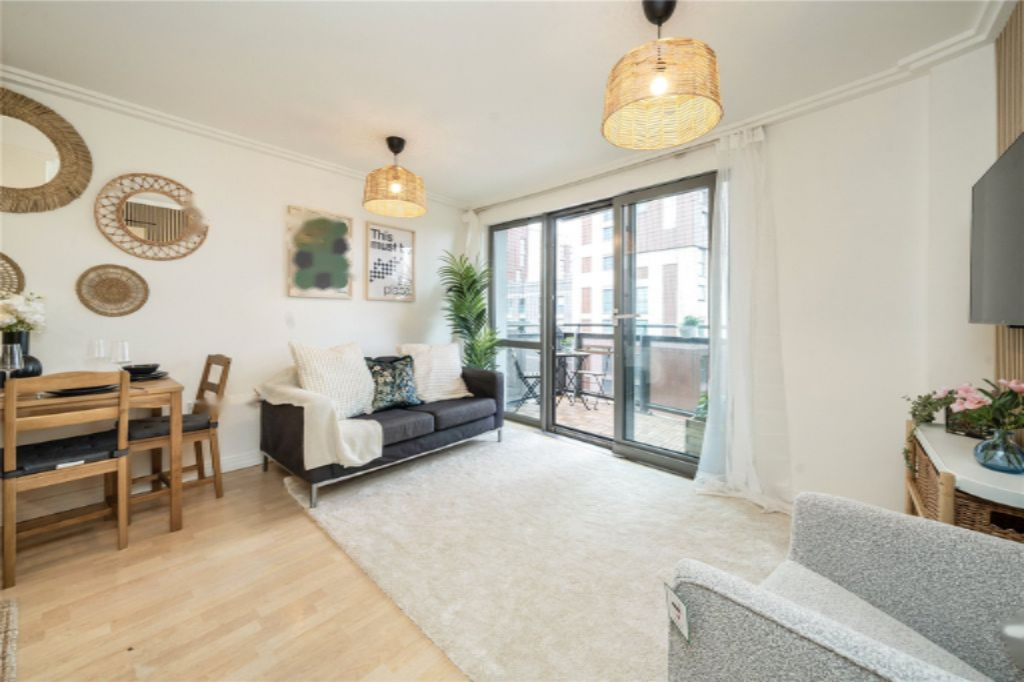 Flat in London, United Kingdom - picture 7