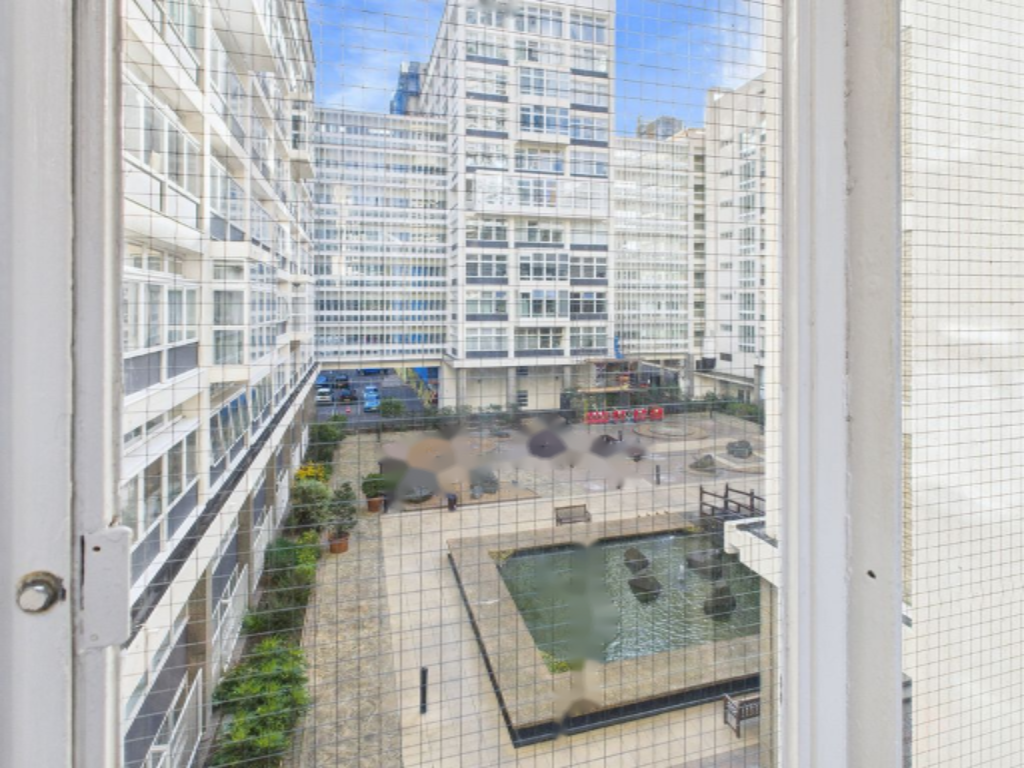 Flat in London, United Kingdom - picture 7