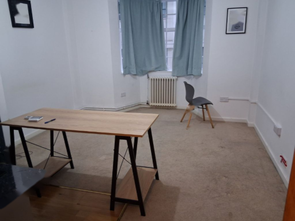 Flat in London, United Kingdom - picture 7