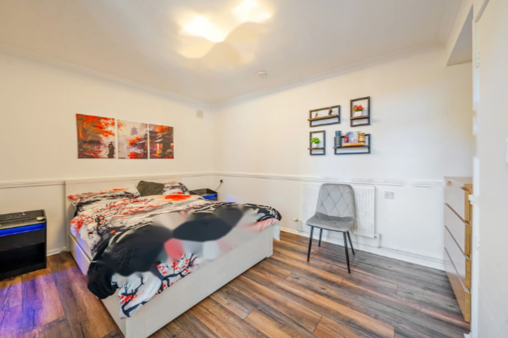 Flat in London, United Kingdom - picture 8