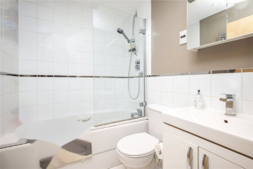 Flat in London, United Kingdom - picture 9