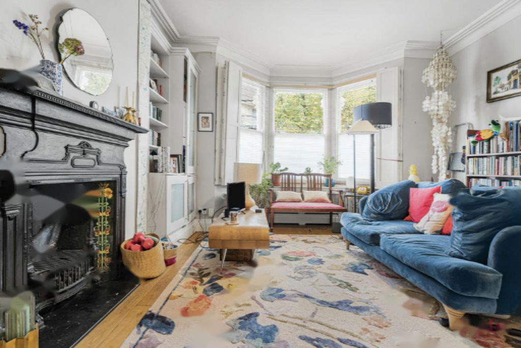 Flat in London, United Kingdom - picture 9