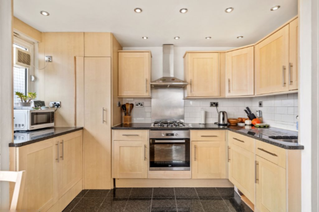 Flat in London, United Kingdom, 58 m² - picture 12