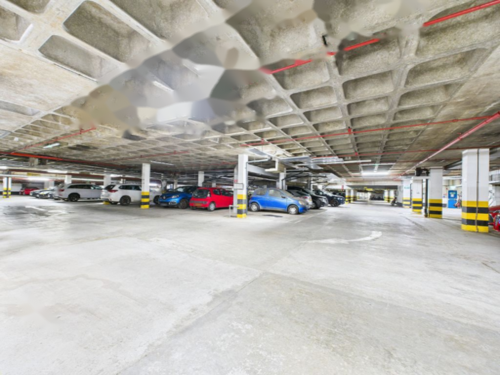 Flat in London, United Kingdom - picture 15