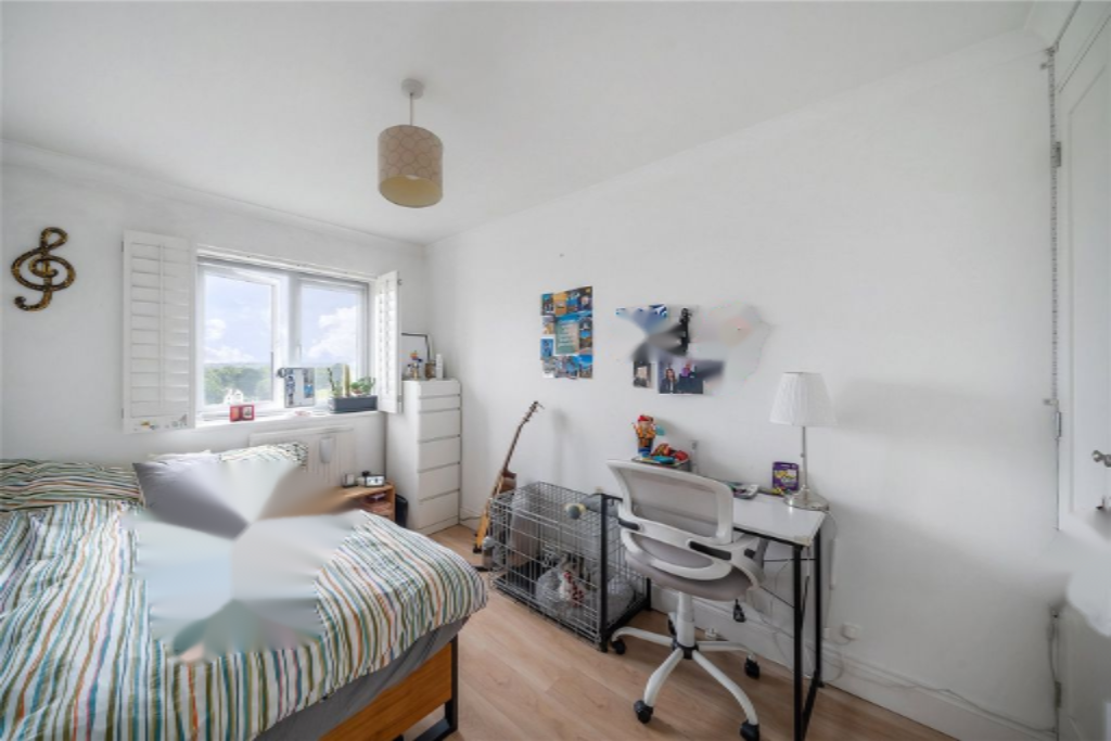 Flat in London, United Kingdom - picture 18