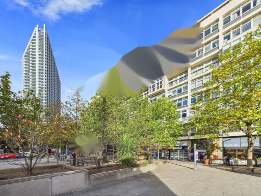 Flat in London, United Kingdom - picture 18