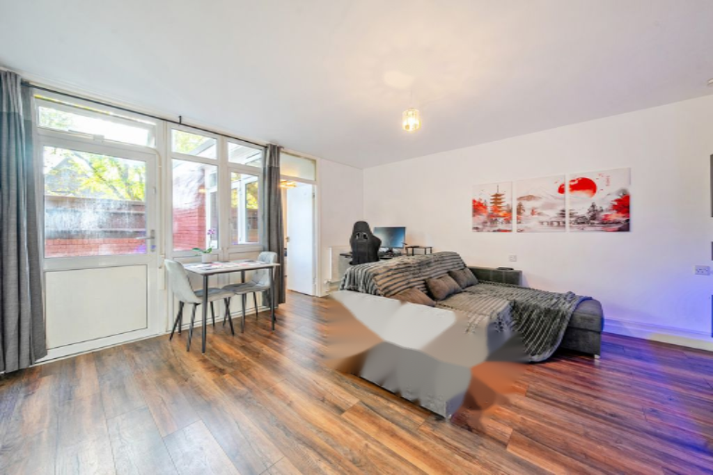 Flat in London, United Kingdom - picture 19