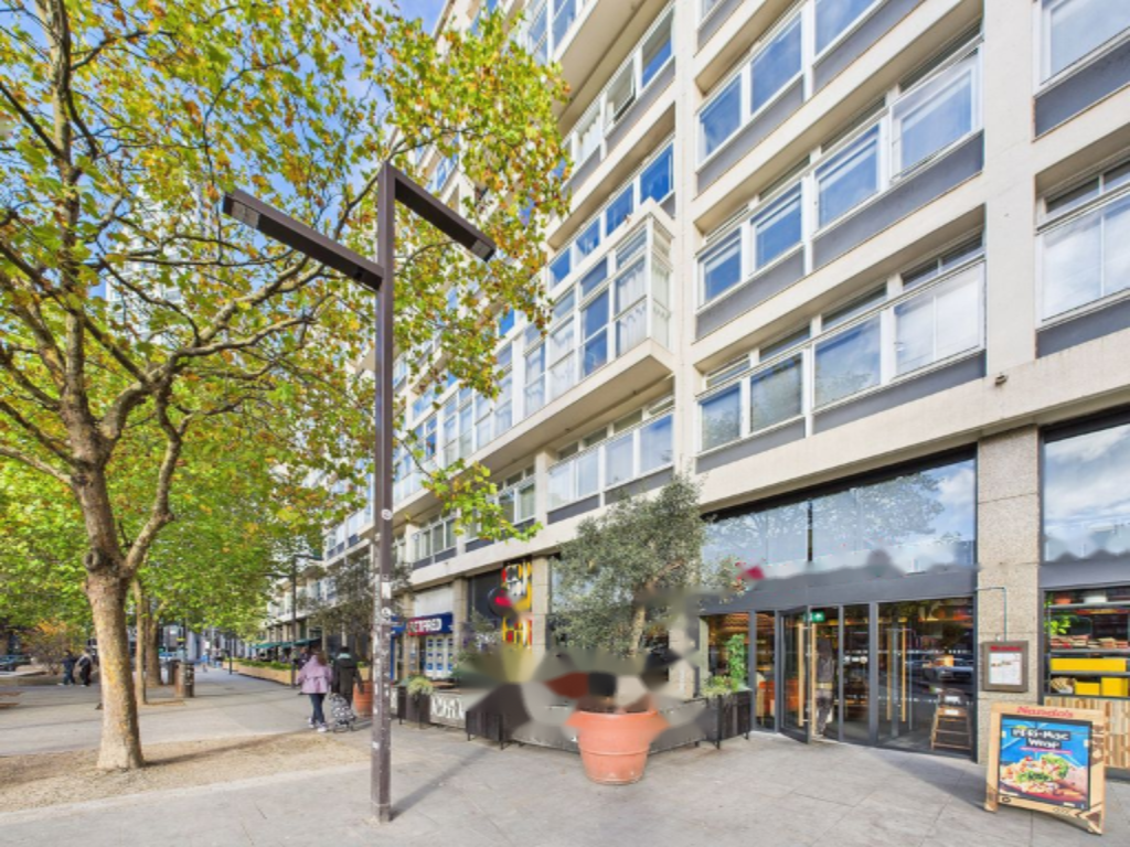 Flat in London, United Kingdom - picture 19