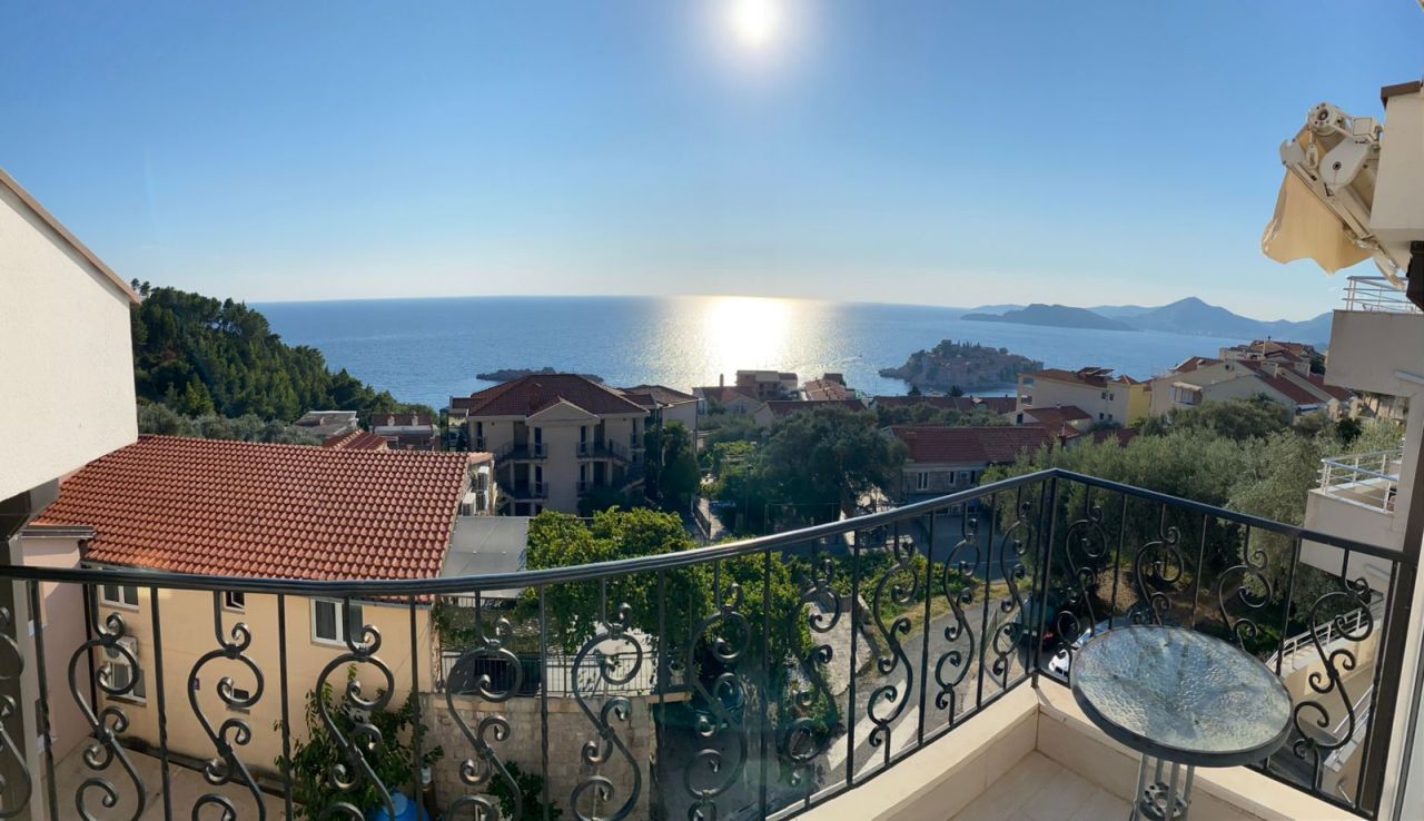 Ático en Sveti Stefan, Montenegro, 92 m² - imagen 1