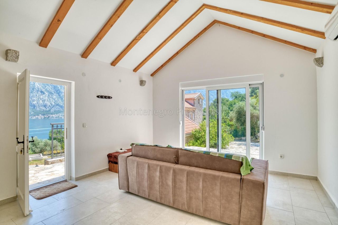 Villa in Prcanj, Montenegro, 800 m² - picture 9