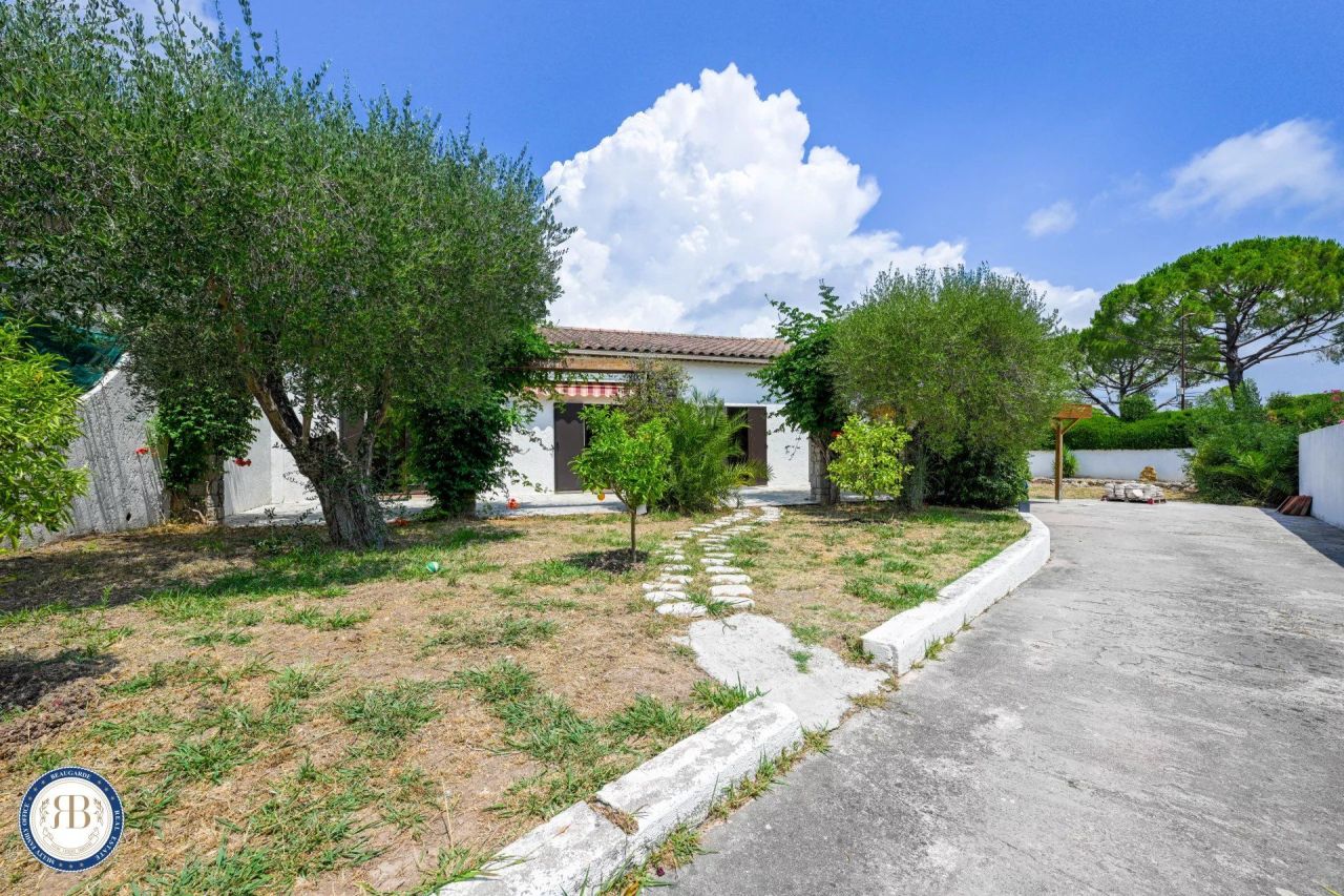 Casa a Mougins, Francia, 142 m² - foto 1