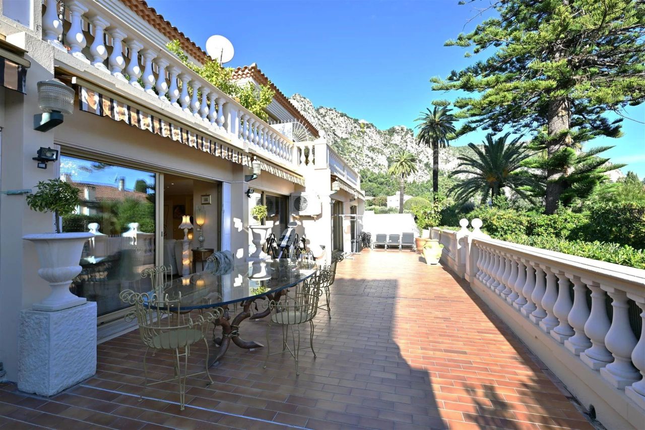 Flat in Beaulieu-sur-Mer, France, 160 m² - picture 2