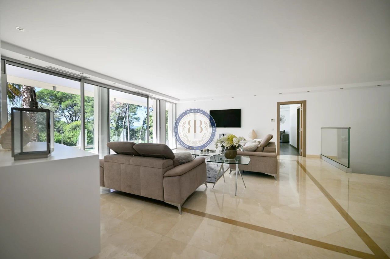 House in Mougins, France, 520 m² - picture 10