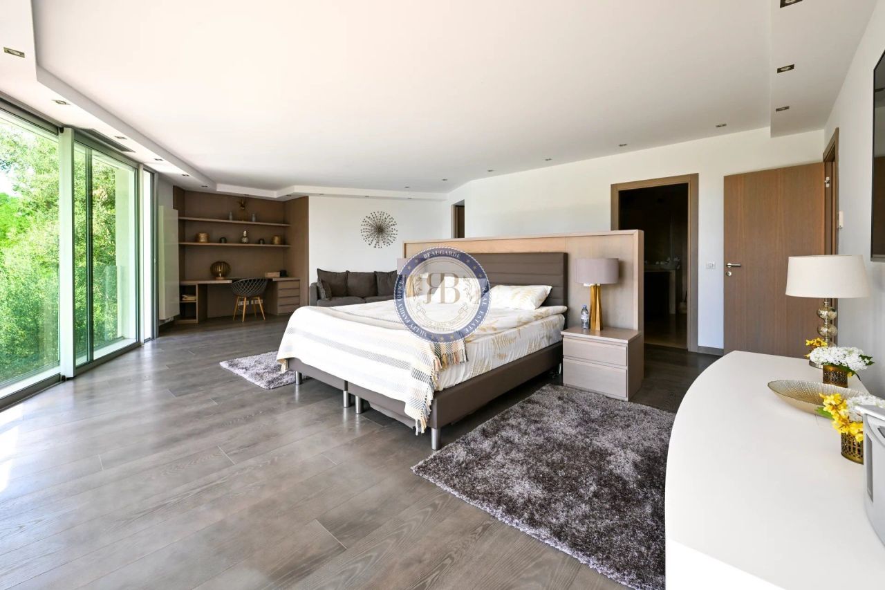 House in Mougins, France, 520 m² - picture 13