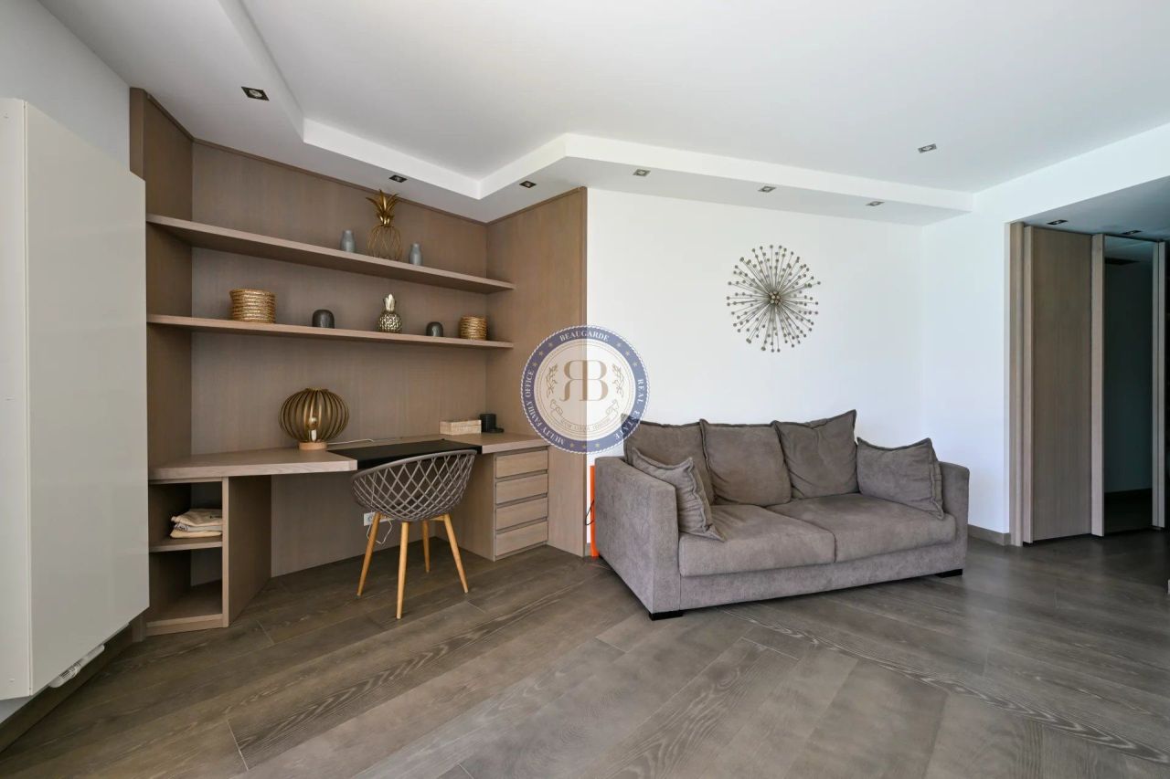 House in Mougins, France, 520 m² - picture 16