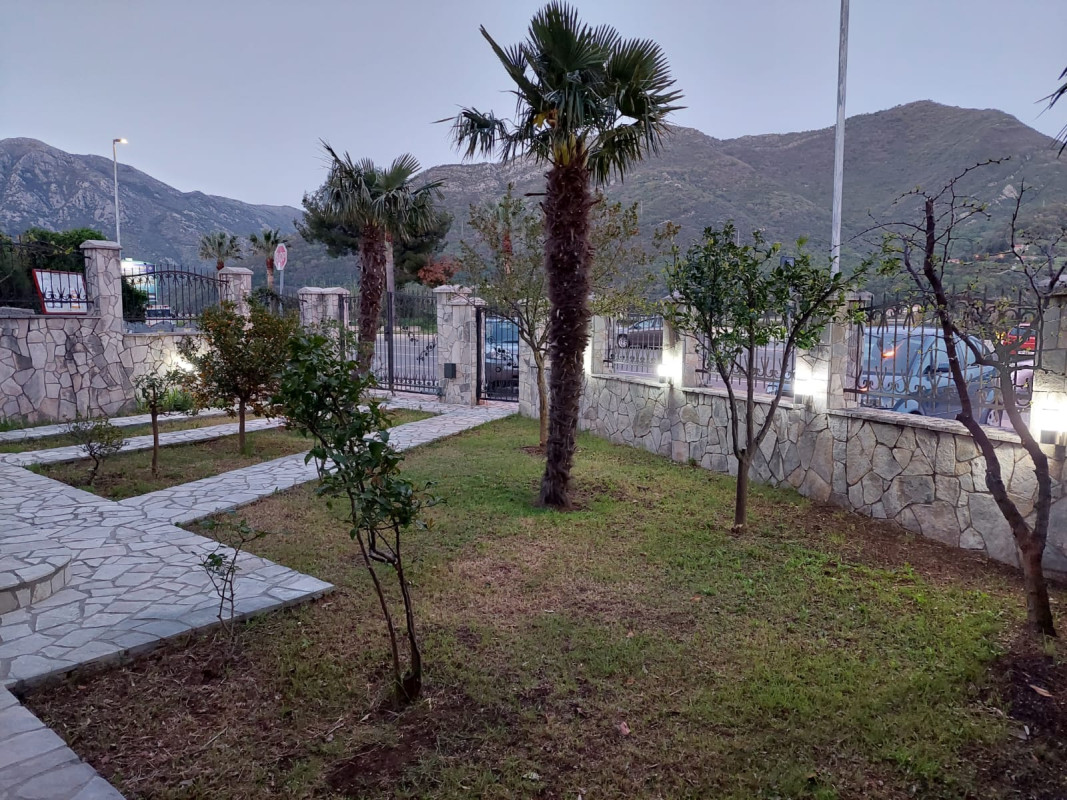 Casa en Kamenari, Montenegro, 250 m² - imagen 2