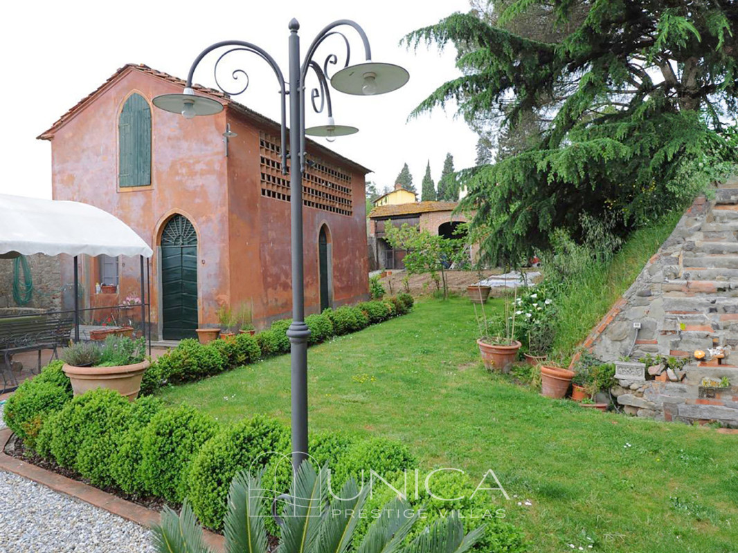 Finca en Lucca, Italia, 1 580 m² - imagen 4