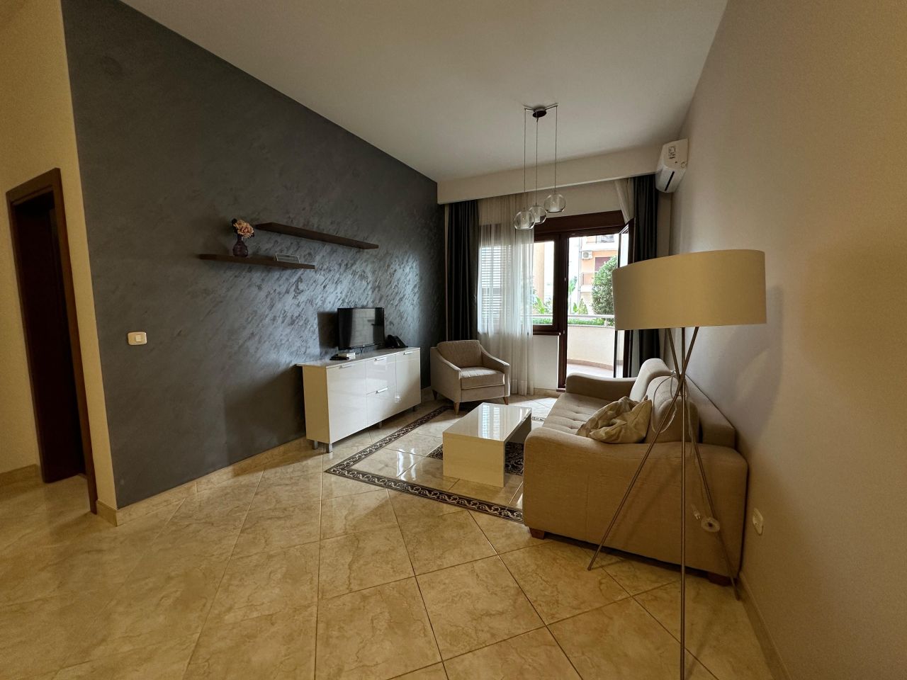 Piso en Budva, Montenegro, 69 m² - imagen 1