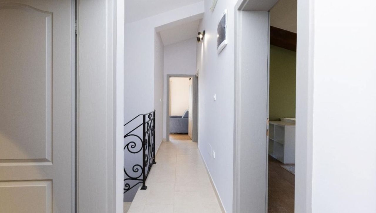 Casa en Tivat, Montenegro, 179 m² - imagen 5