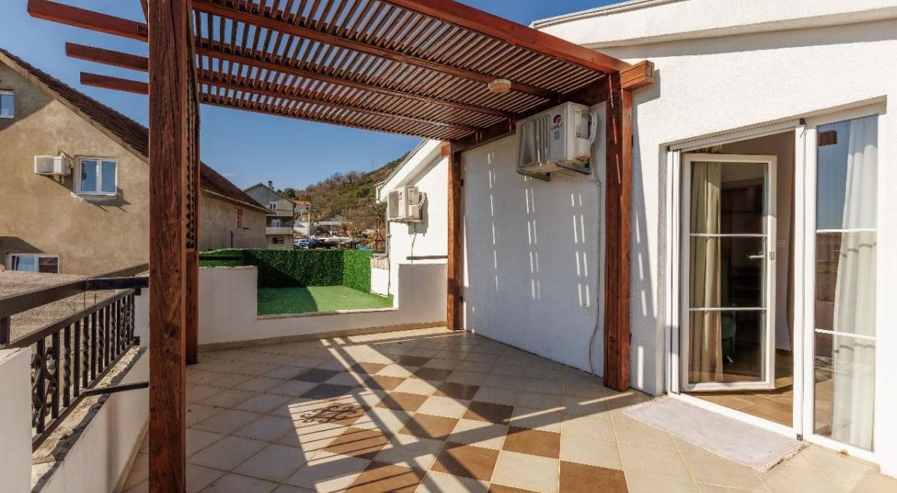 Casa en Tivat, Montenegro, 179 m² - imagen 9