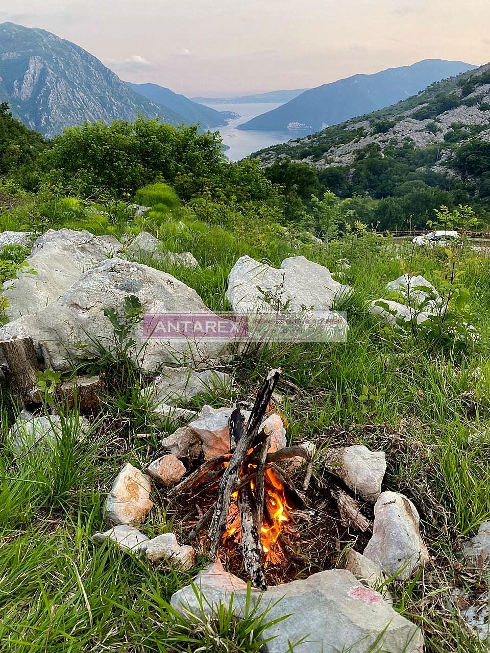 Terreno a Risan, Montenegro, 2 486 m2 - foto 2