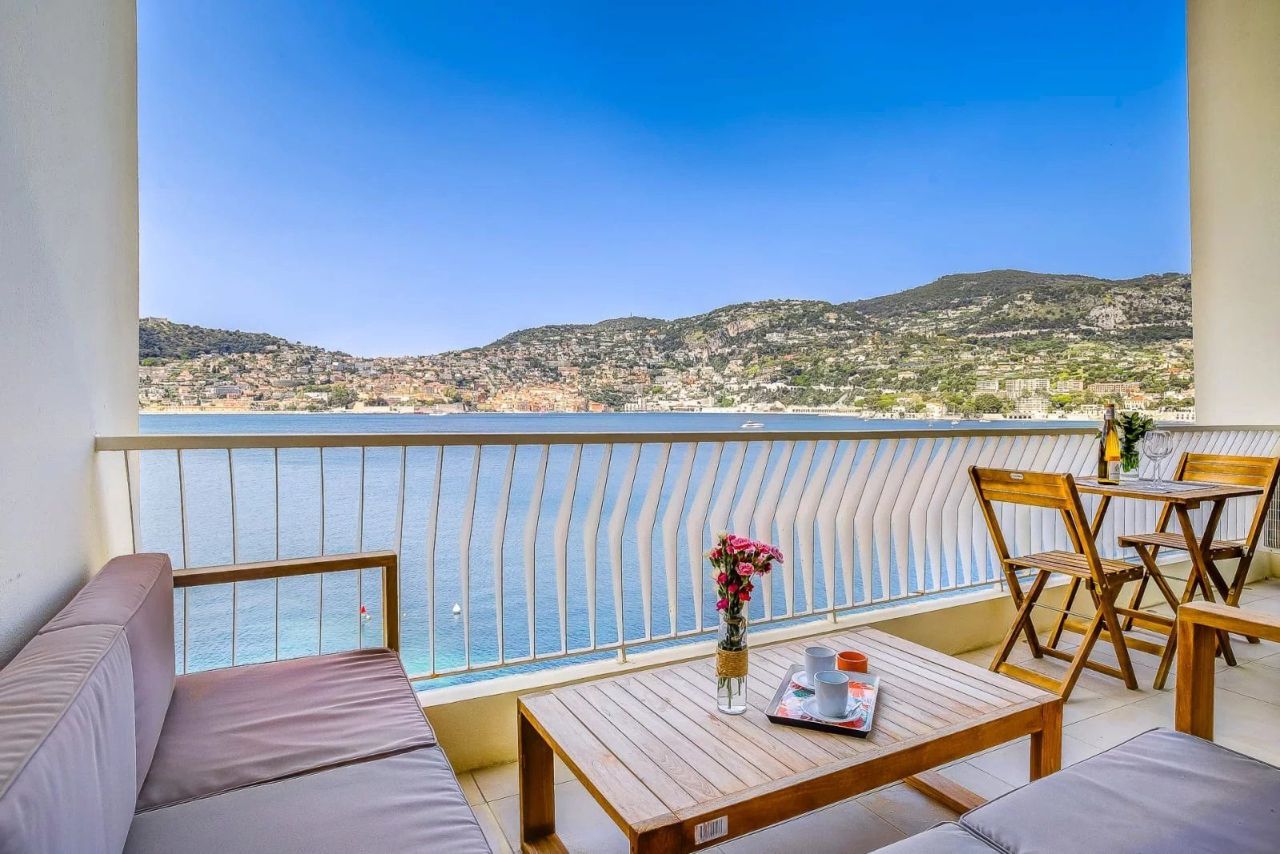 Flat in Saint-Jean-Cap-Ferrat, France, 92 m² - picture 2