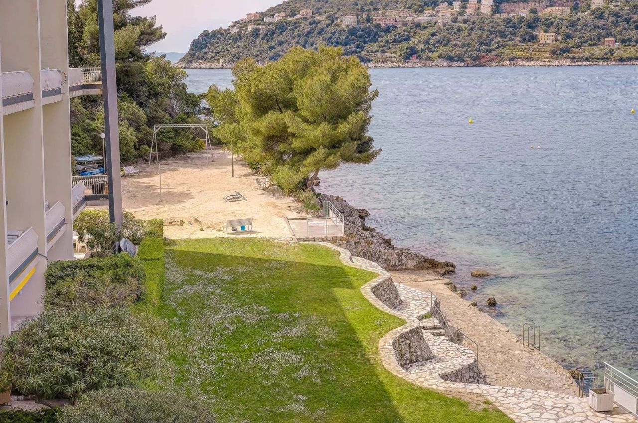 Flat in Saint-Jean-Cap-Ferrat, France, 92 m² - picture 12