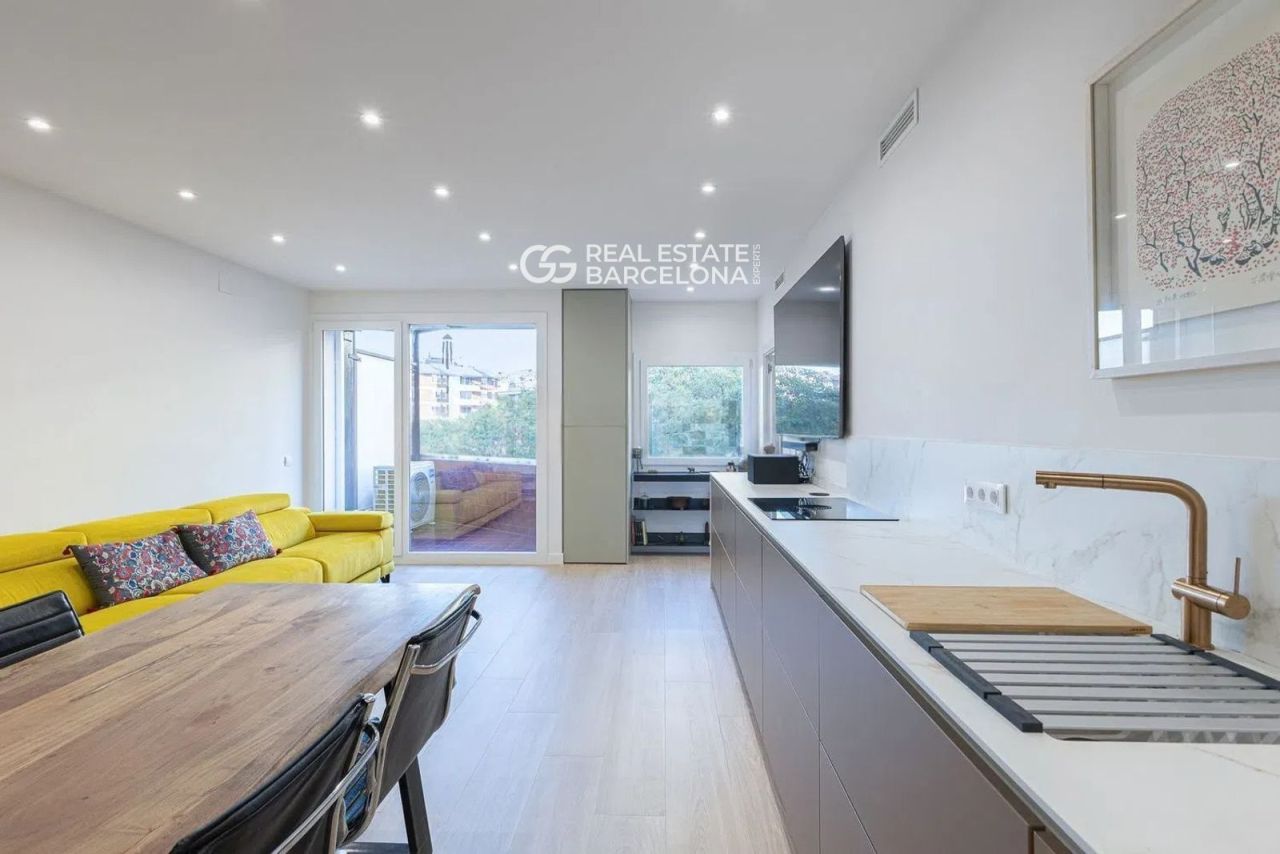 Flat in Eixample, Spain, 99 m² - picture 1