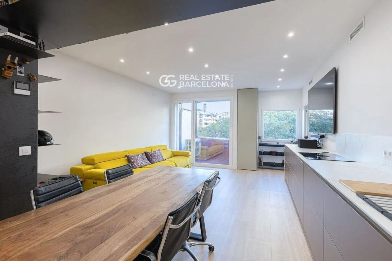 Flat in Eixample, Spain, 99 m² - picture 3